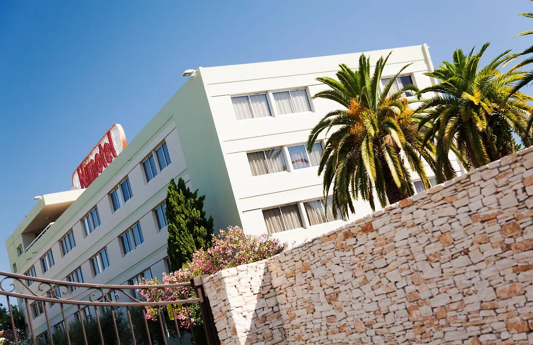 Logis Hotel Nimotel-1