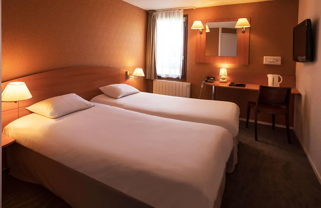 Hôtel Kyriad Caen Sud Ifs-1