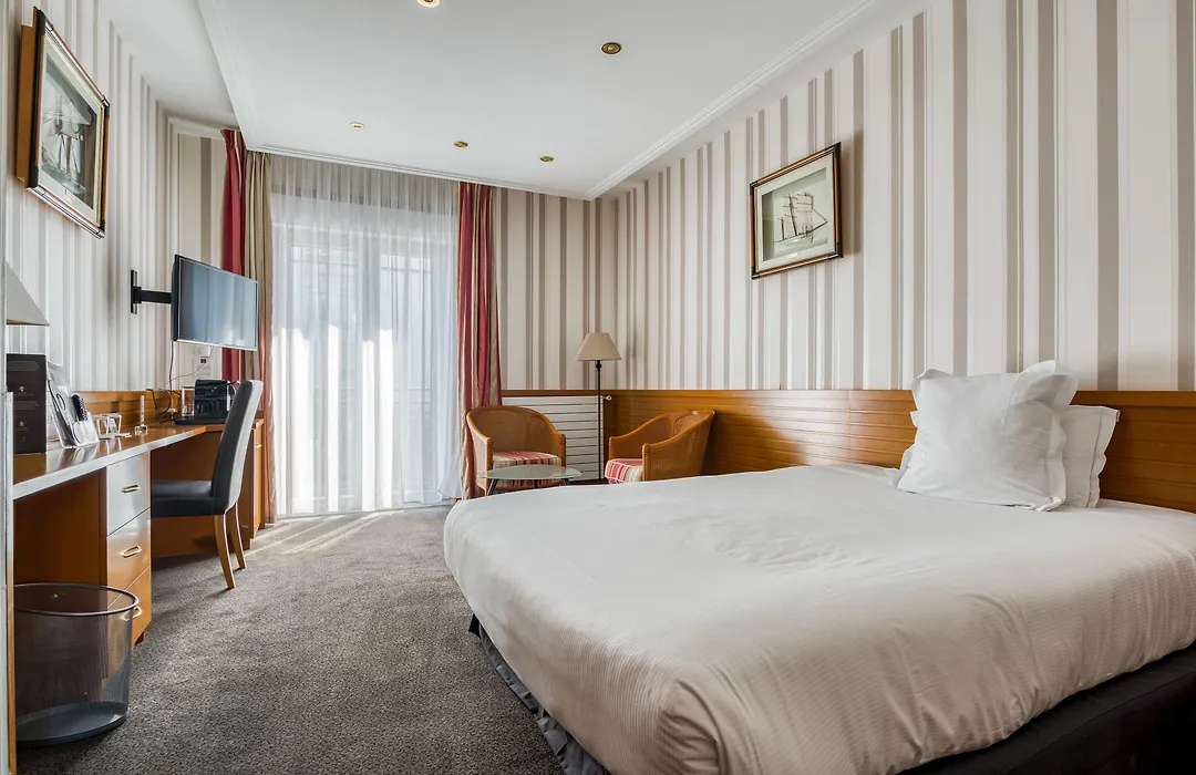 Hotel Le Berry Saint-Nazaire-1