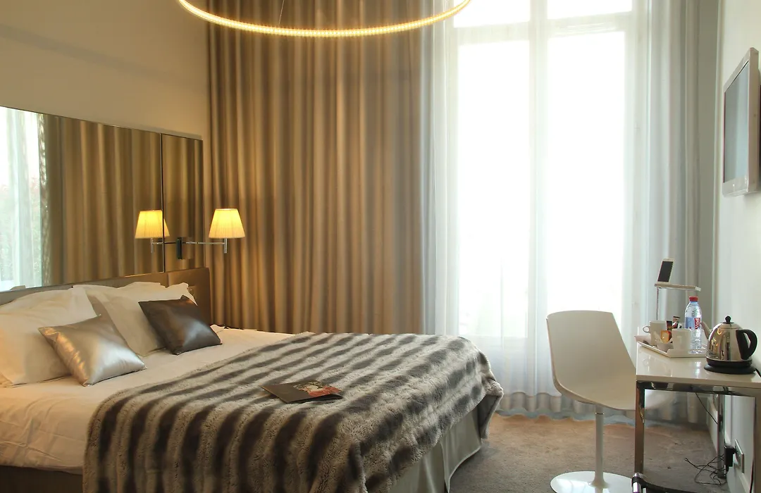 Le Cesar Hotel-1
