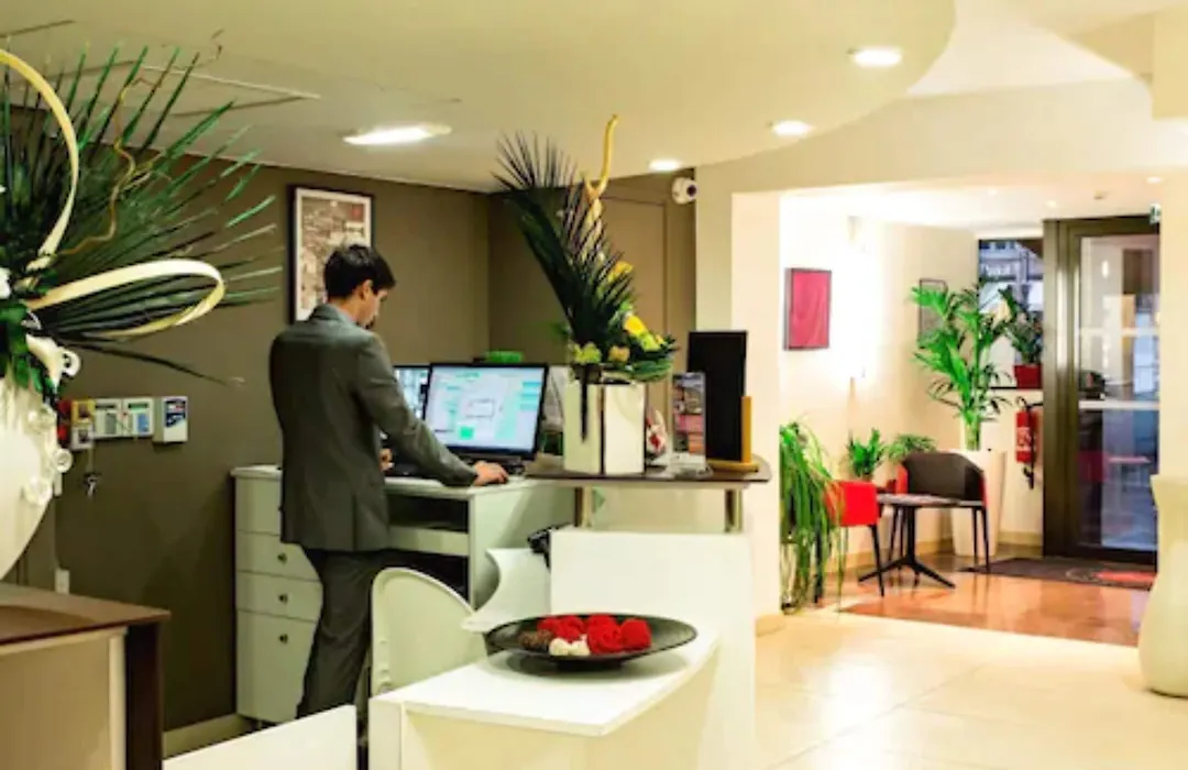 Hotel Le Pere Leon-1