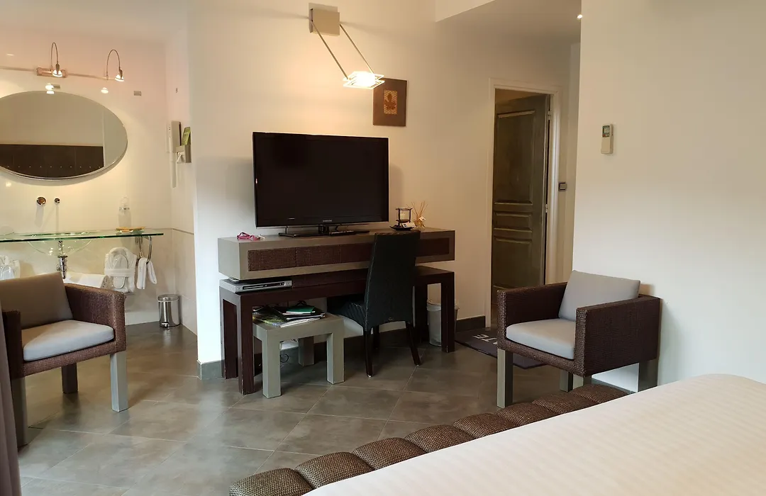 Private Hotel - Adults Only-1