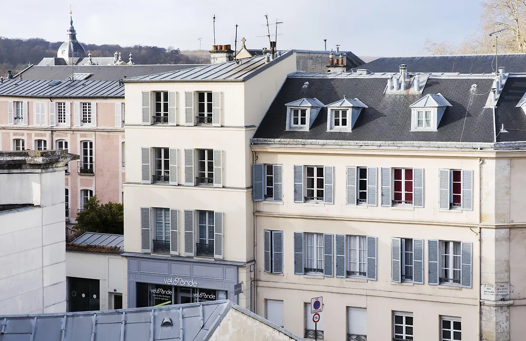 A L'Hotel Des Roys-1