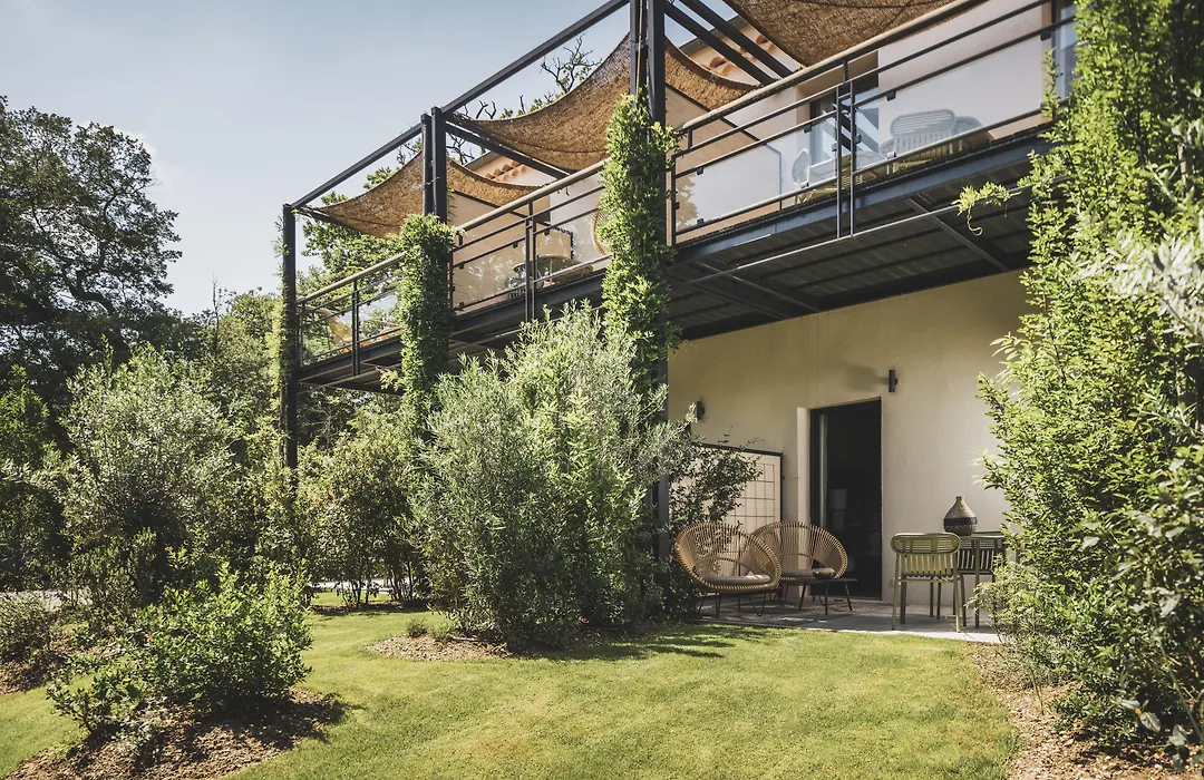 Les Lodges Sainte-Victoire Hotel & Spa-1
