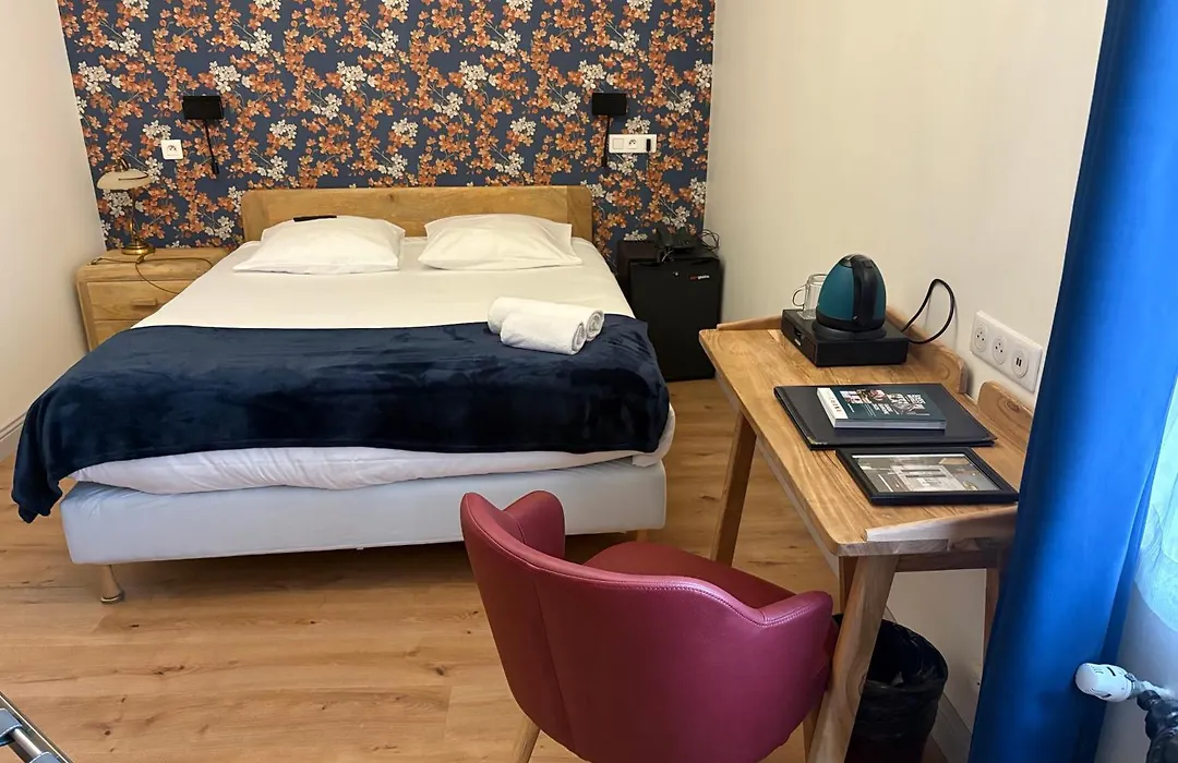 Logis Hotel & Appartements Le Florence-1