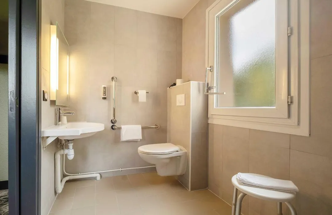 B&B Hotel Niort Sud Venise Verte-1