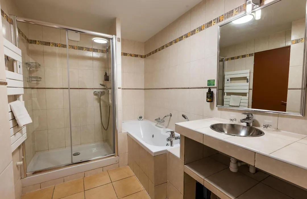 Hotel Le Sherpa-1