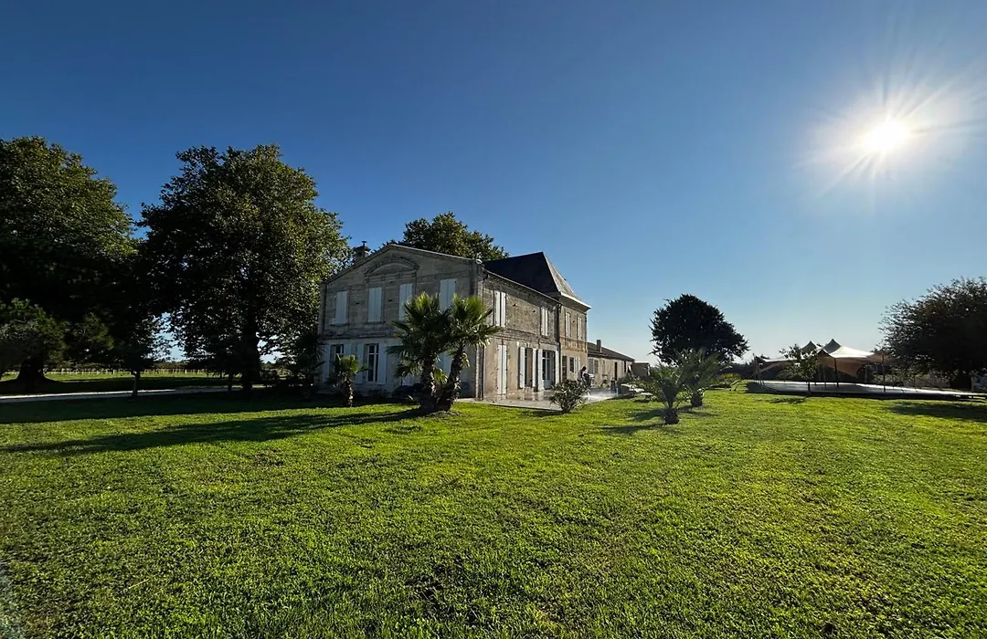 Chateau De Neyran Chambre D'Hotes & Spa-1