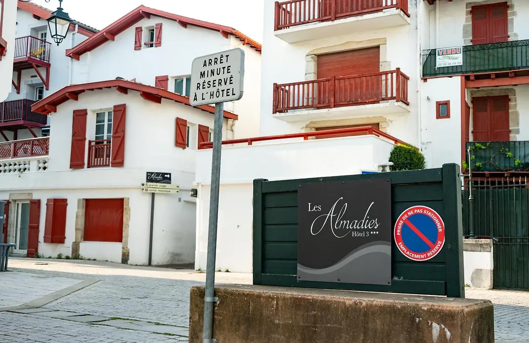 Hotel Les Almadies - Coeur De Ville-1