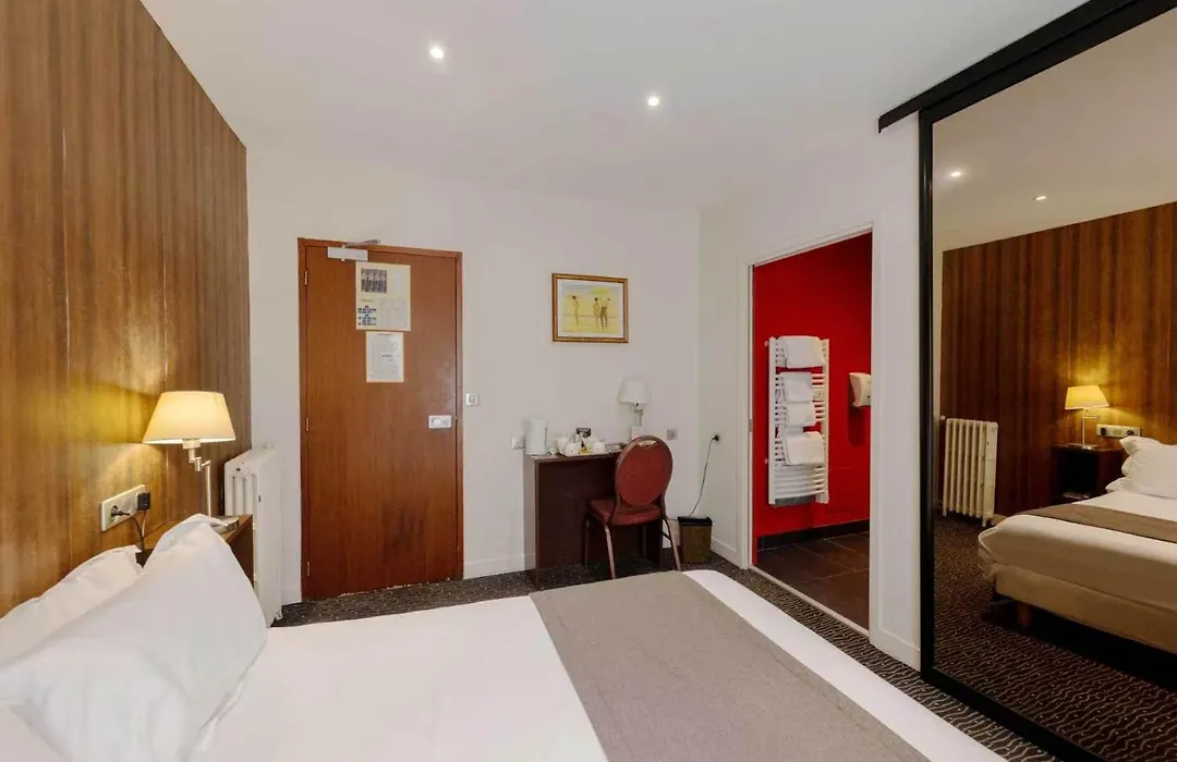 Metropol Hotel-1
