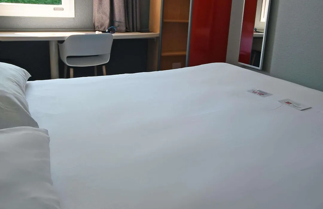 Ibis Saintes-1