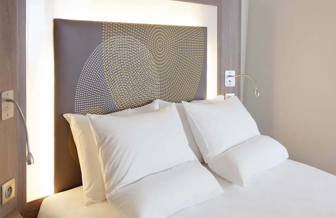 Novotel Chateau De Versailles-1