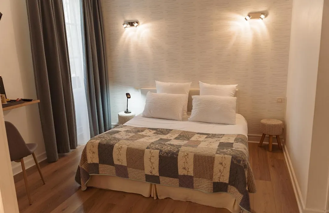 Brit Hotel Le Lion D'Or Chinon-1
