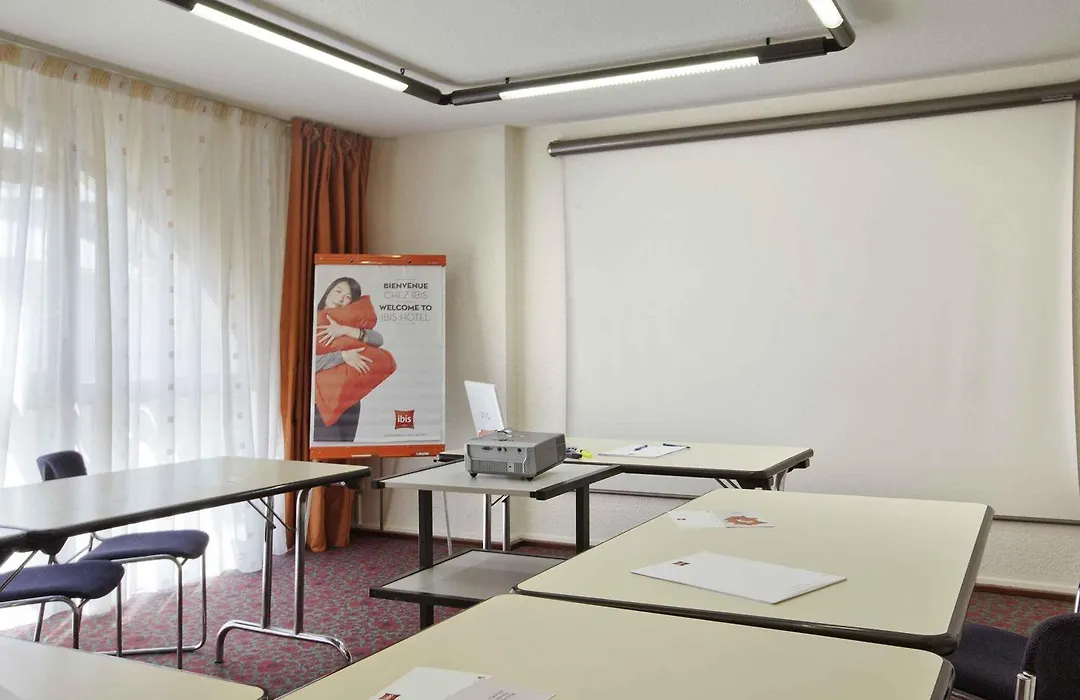 Ibis Poitiers Centre-1