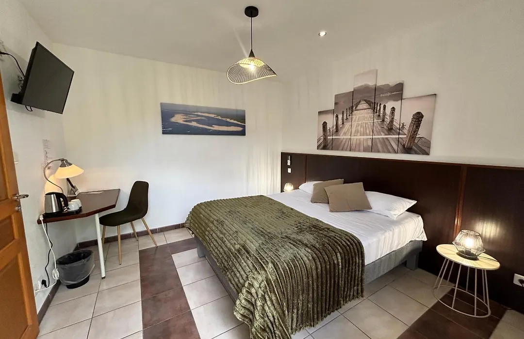 Logis Hotel L'Oliveraie-1