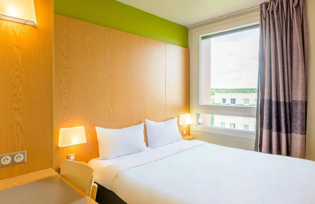 B&B Hotel Marne-La-Vallee Torcy Gare 3 Etoiles-1