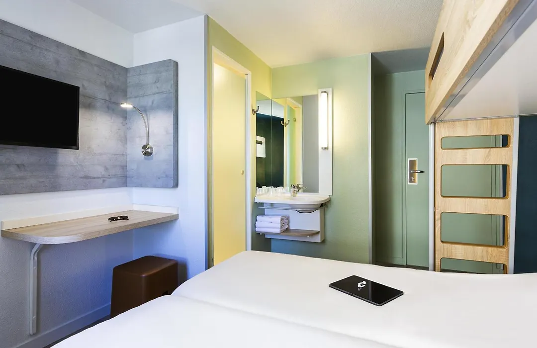 Ibis Budget Rochefort-1