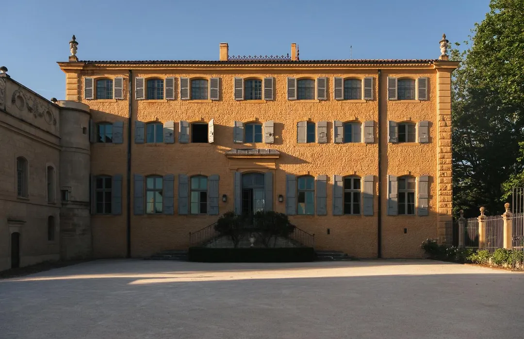 Chateau De Fonscolombe - Relais & Chateaux-1