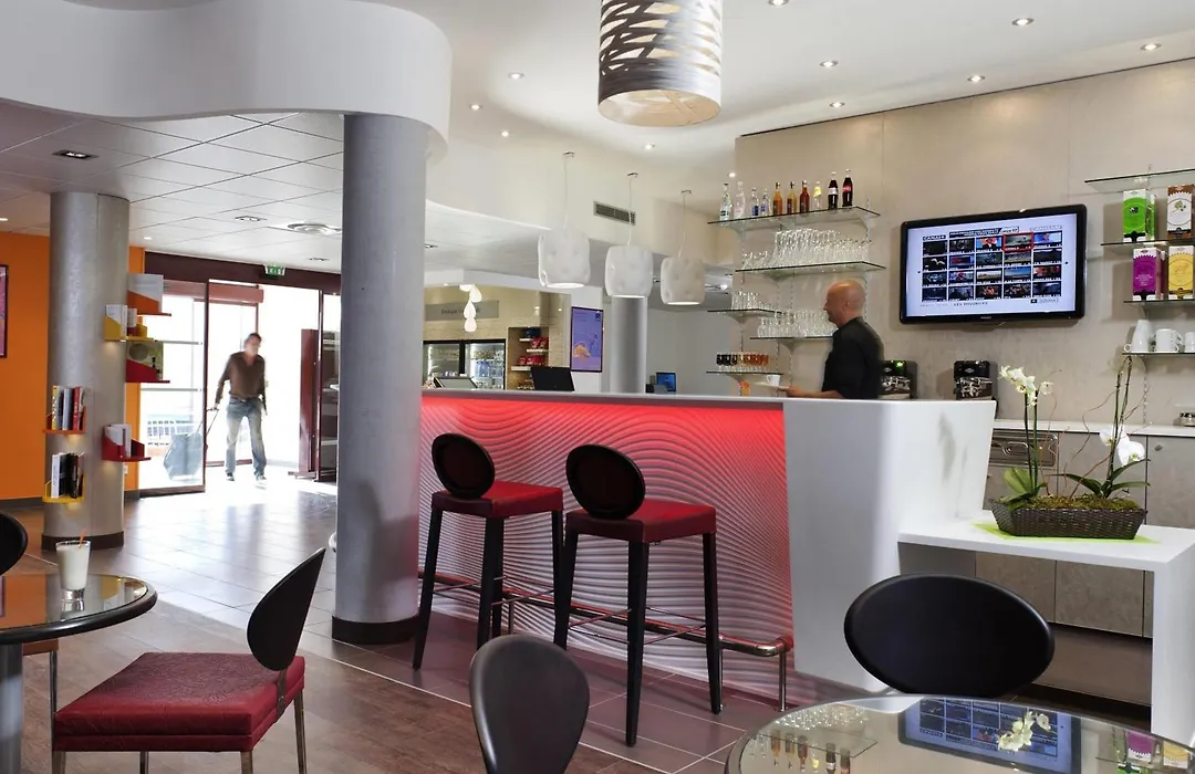 Novotel Suites Perpignan Centre - Grandes Suites & Confort Centre-Ville-1