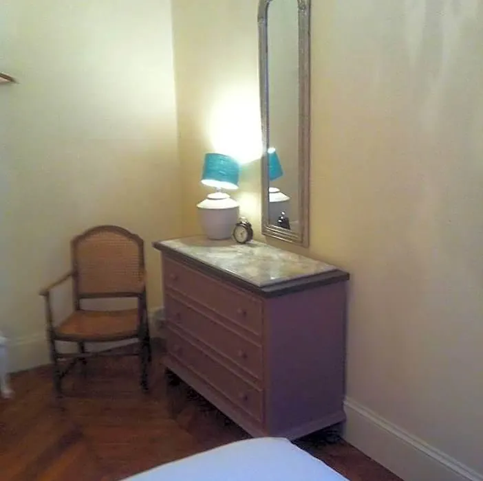 A Room In Paris-1