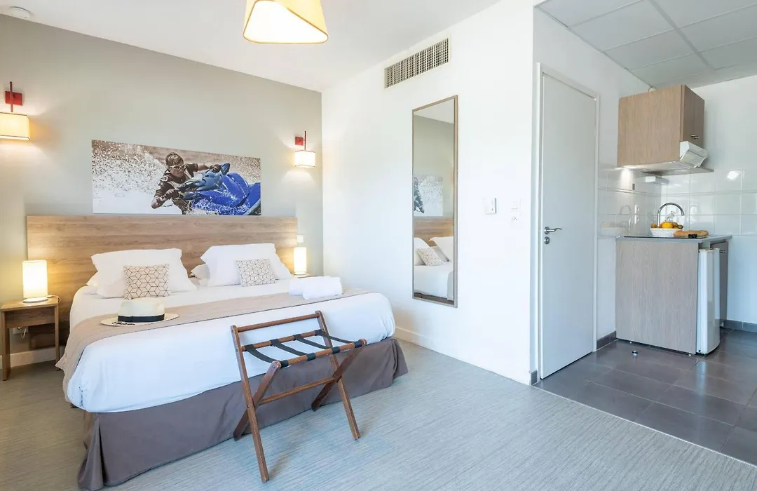 Comfort Aparthotel Cannes Mandelieu-1