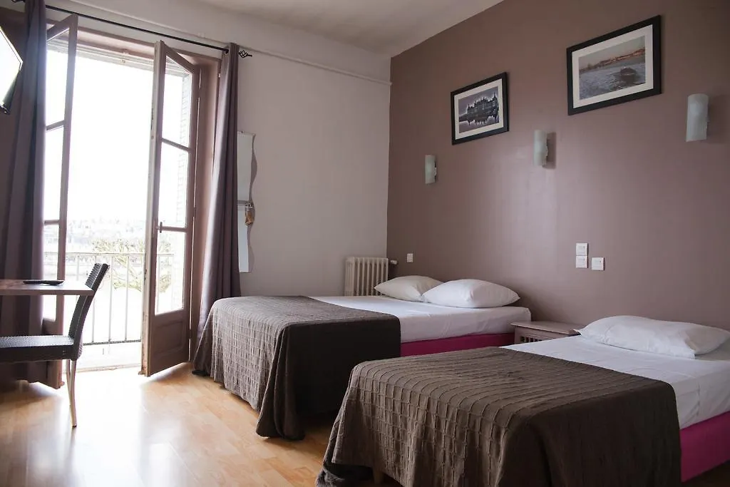 Le Pavillon-1