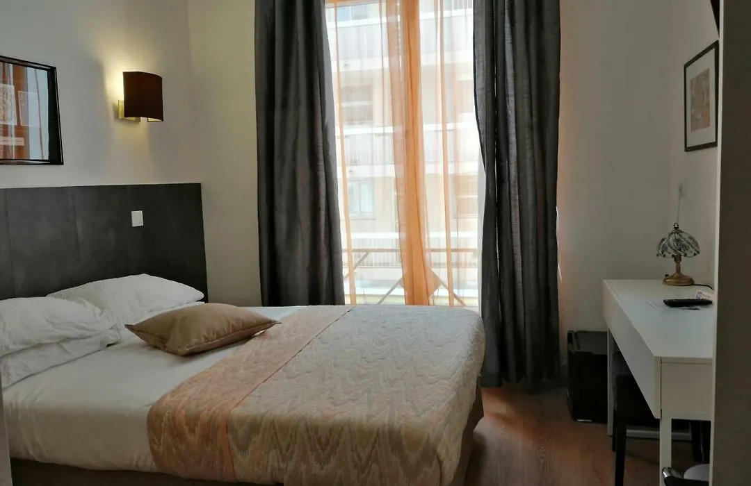 Brit Hotel Colbert-1