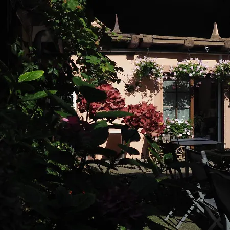 CHEZ CAROLINE dans un havre de verdure et de calme-2