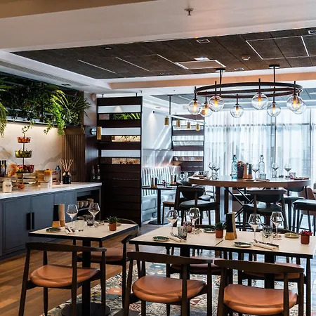 Crowne Plaza Paris - Neuilly, An Ihg Hotel-3