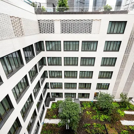 Staycity Aparthotels Paris La Defense-2