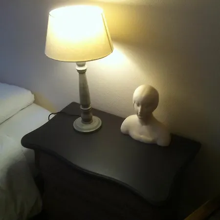 A Room In Paris-3