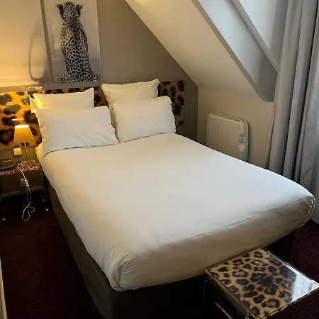 Hotel Le Cardinal Rueil Centre-3