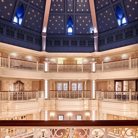 Disneyland Hotel-2