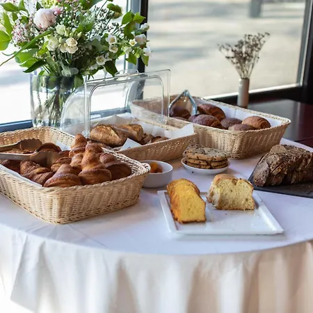 Le Paris Brest Hotel-3