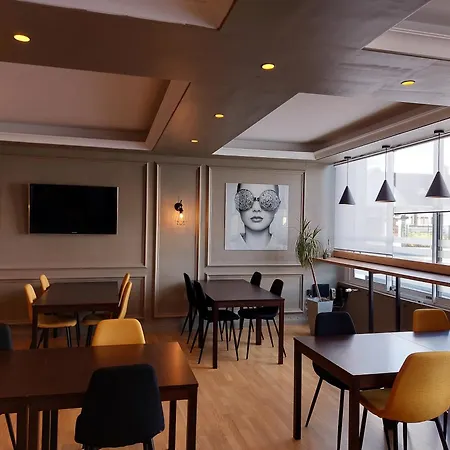 Cit'Hotel L'Europe - Cholet Gare-2