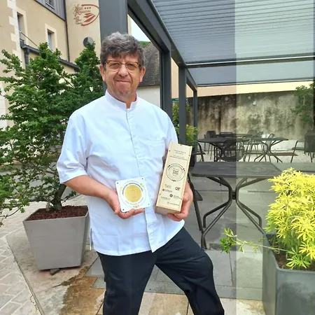 Hotel Restaurant Famille Bourgeois "La Cote Des Monts Damnes"-2
