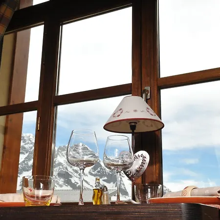 Lautaret Lodge & Spa-3