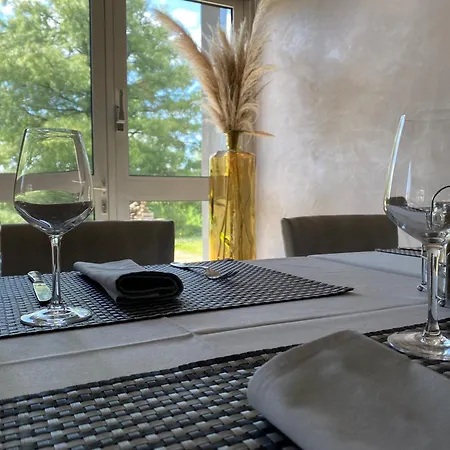 Les Orchidees , Hotel & Restaurant-3