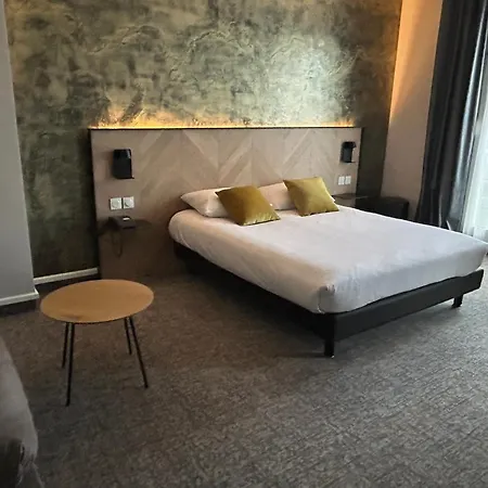 Brit Hotel Privilege Le Royal - Centre Gare-3
