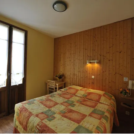 Hotel De La Grotte-2