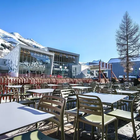 Hotel Les 2 Alpes L'Oree Des Pistes-3