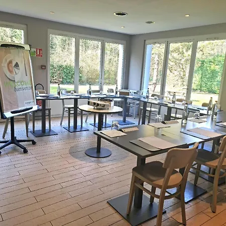 Campanile Hotel Chantilly-2