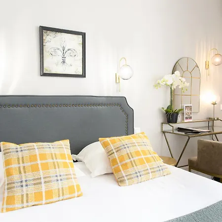 A L'Hotel Des Roys-2