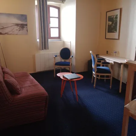 Logis Hotel & Restaurant - Les Hauts De Montreuil-2