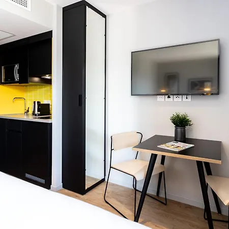 Staycity Aparthotels Bordeaux City Centre-3