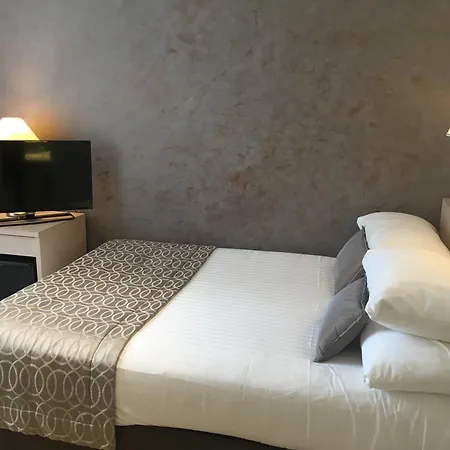 Best Western Plus Hotel Carlton Annecy-3
