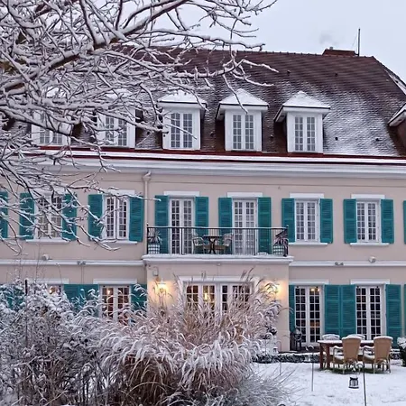 Chateau De Montreuil-3