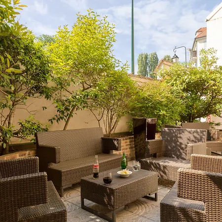 Hotel Le Cardinal Rueil Centre-2