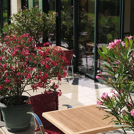 Brit Hotel Chateaudun-2