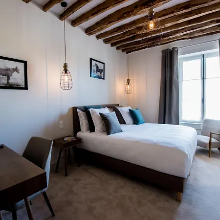 Hotel Le Chantilly-3